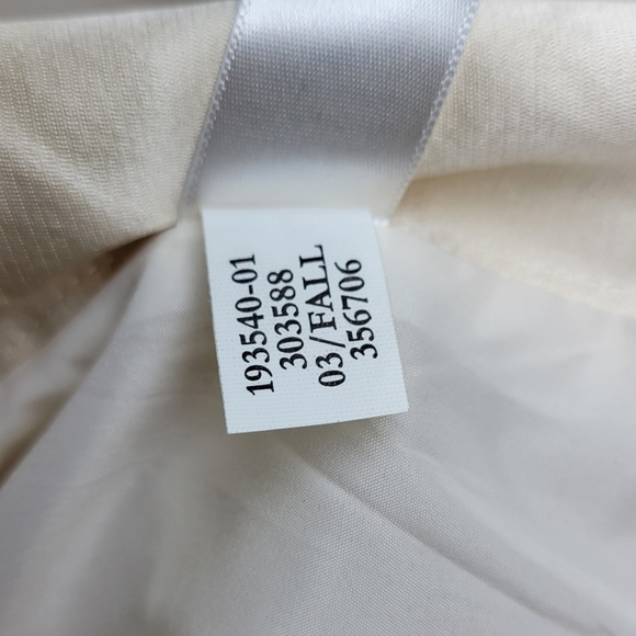 Banana Republic Y2K 2003 100% Silk Cream Crop Pants Size 6 - Picture 11 of 12